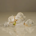Teardrop necklace, simple and waterproof design, easy to care for, a minimalist piece of jewelry for everyday wear.