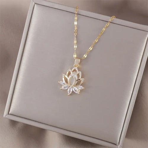 Women's Golden Lotus Pendant Necklace, Cubic Zirconia Flower Jewelry, Simple and Exquisite Women's Accessory